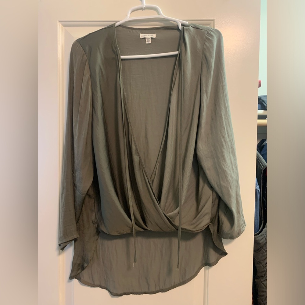 Women’s top with styles. New without tag. Bought from urban outfitters